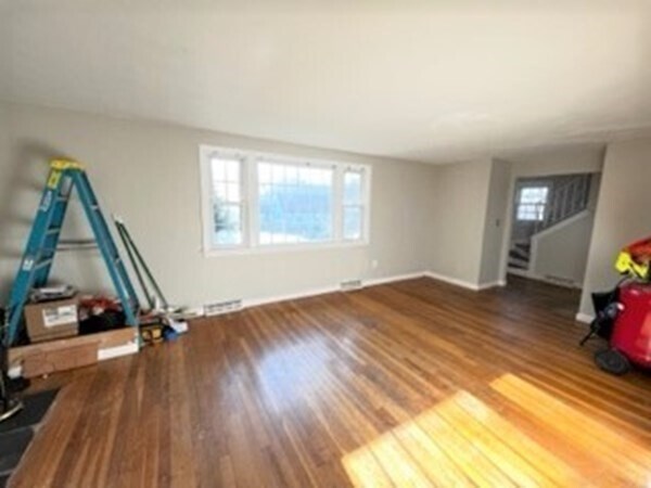 Building Photo - 22 Skyline Dr