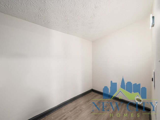 Building Photo - Renovated Spacious Two Bedroom in Franklinton