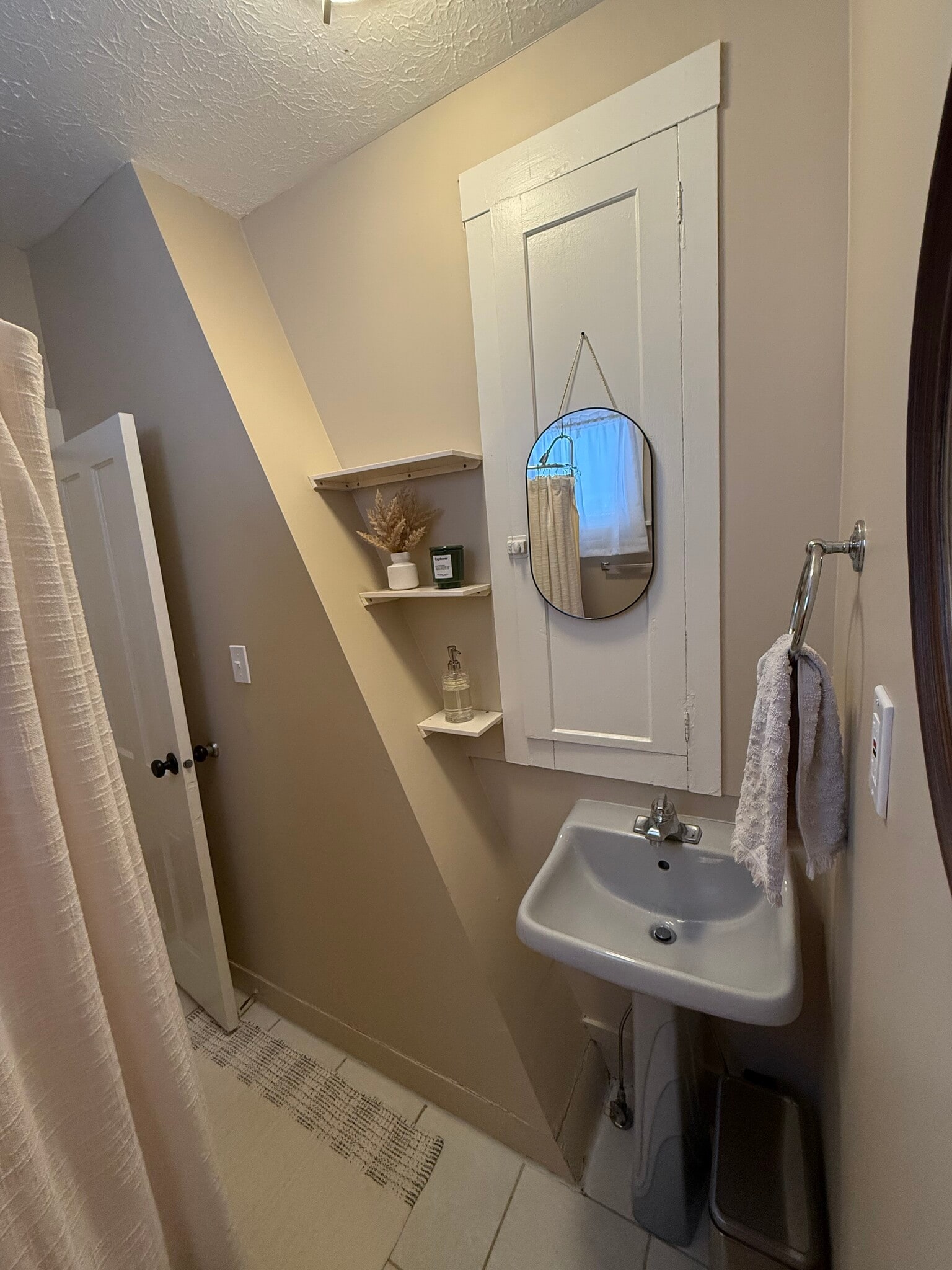 Building Photo - 88 E Center St