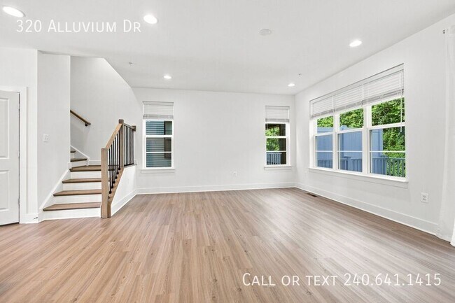 Building Photo - 320 Alluvium Dr