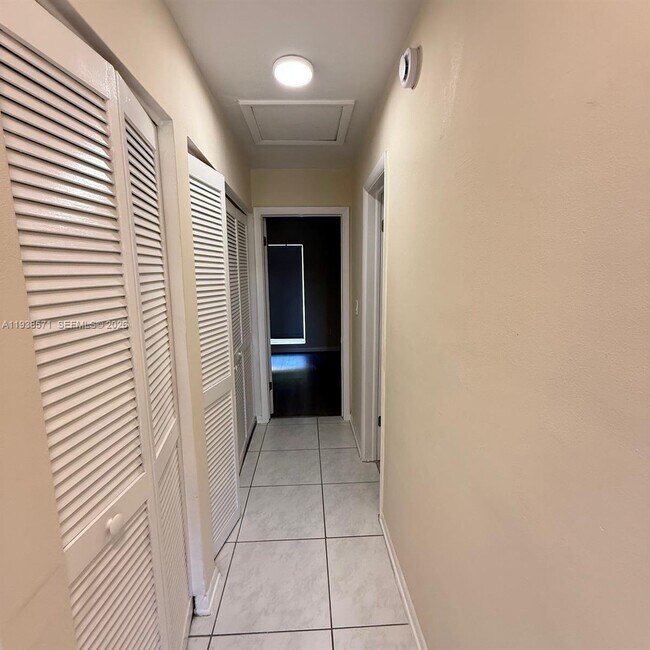 Building Photo - 12144 SW 110th St Cir W