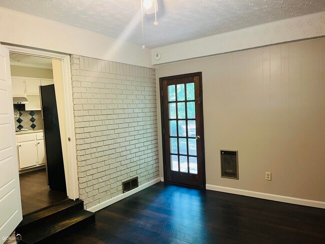 Building Photo - 340 Bates Ave