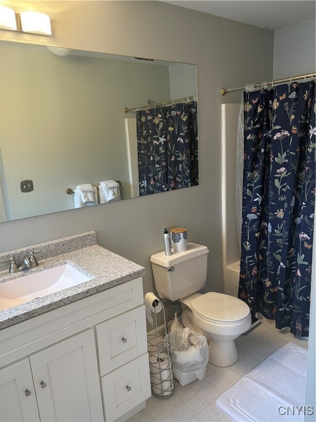 Building Photo - 214 Wildwood