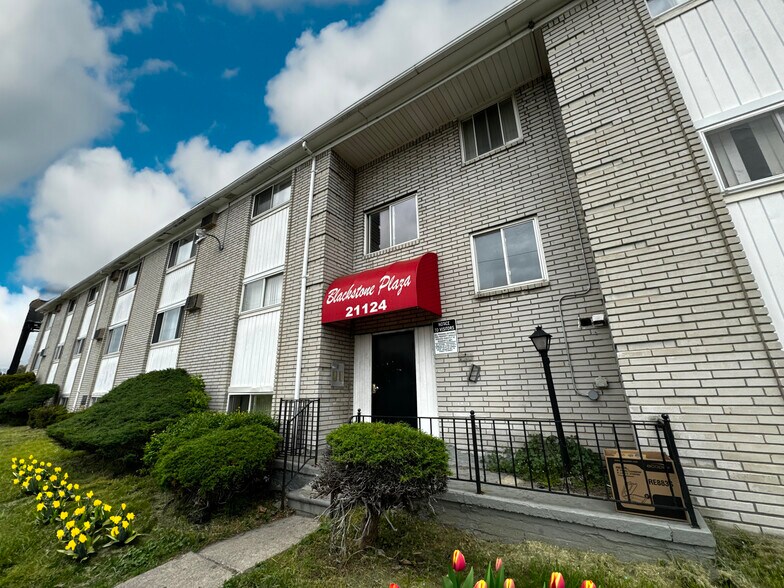 Blackstone Apartments 21124 Schoolcraft Detroit MI 48223 Apartment