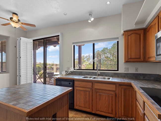 Building Photo - 811 Camino Corrida