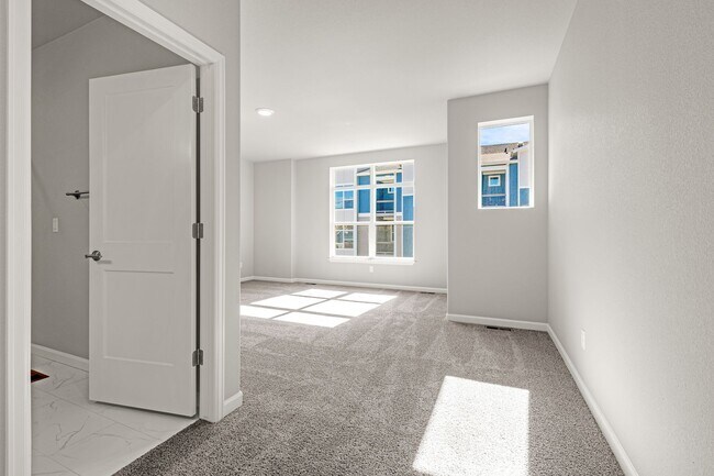 Building Photo - Brand New Luxury Townhome with Unparalleled Pikes Peak & Front Range Views