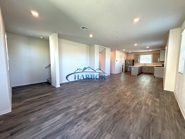 Building Photo - 1215 Canoe Ln
