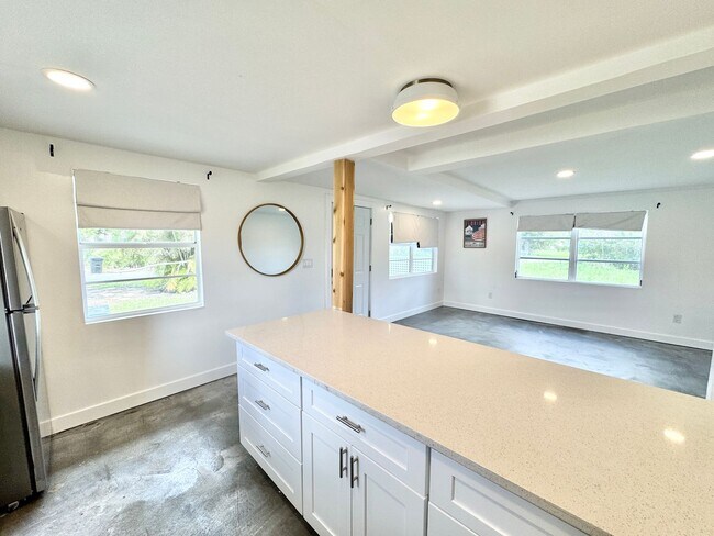 Building Photo - 27625 Riverdale Ln