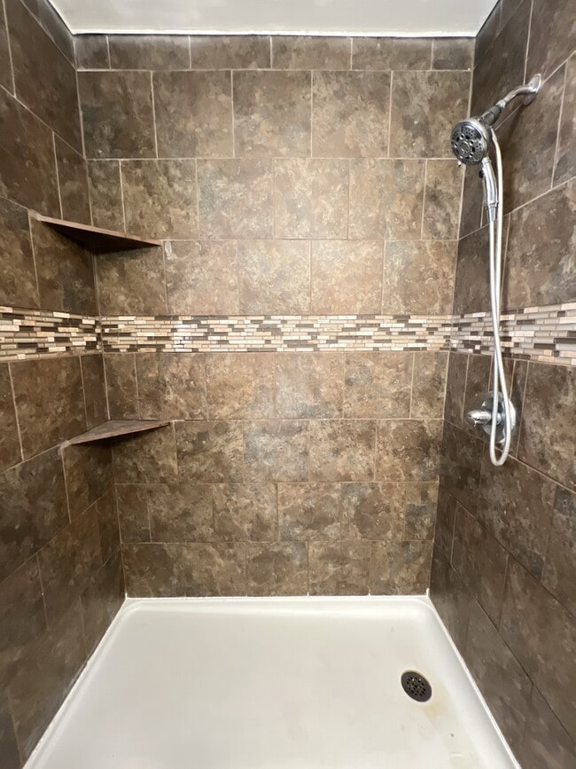 Building Photo - 2740 Buena Vista St