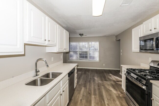 Building Photo - 1423 Buckingham Ct