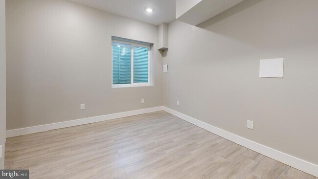 Building Photo - 5412 Delancey St