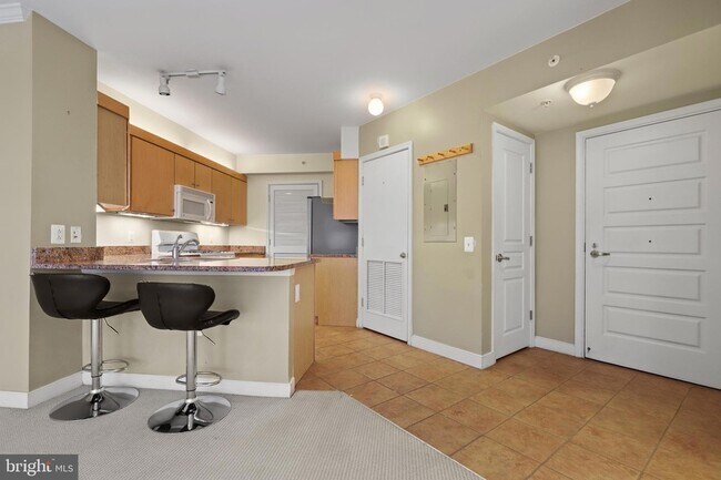 Building Photo - 616 E Street NW Unit 1005