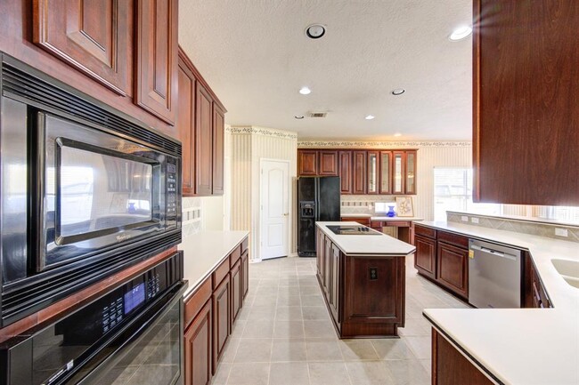 Building Photo - 19230 Canyon Bay Dr