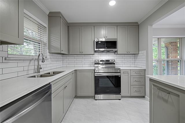 Building Photo - 1605 Monterrey Dr