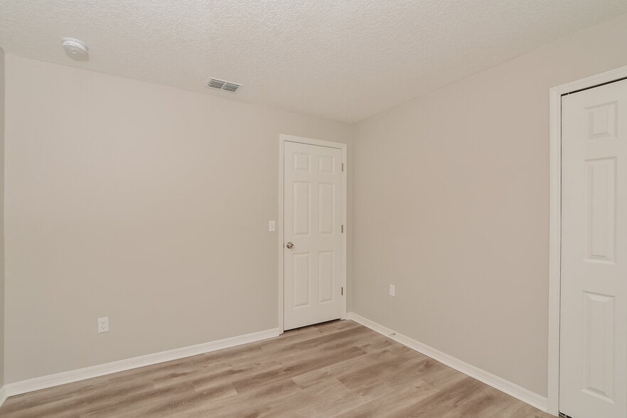 Building Photo - 2056 Cobblefield Cir