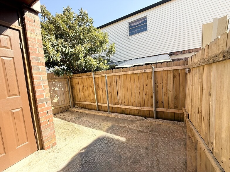 Building Photo - 1625 42nd St