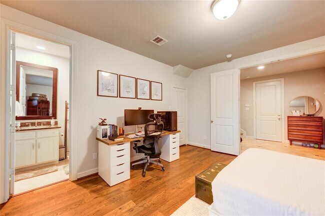 Building Photo - 1649 Upland Lakes