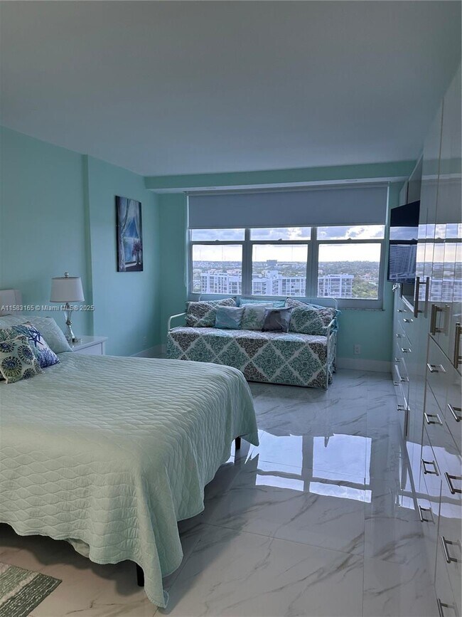 Building Photo - 2501 S Ocean Dr