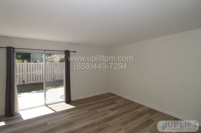 Building Photo - 2 bed 1.5 Bath Condo Available Soon