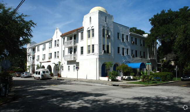 San Rafel Apartments - San Rafael Apartments