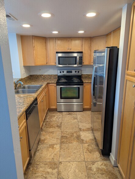 Building Photo - 15377 Maturin Dr