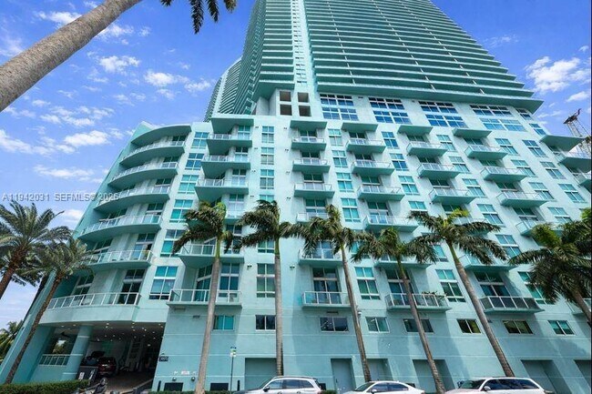 Building Photo - 1900 N Bayshore Dr