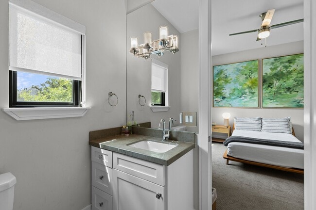 Building Photo - 2518 Southgate Blvd