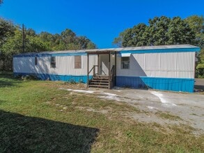 Building Photo - Updated Country Home Just Minutes from Fay...