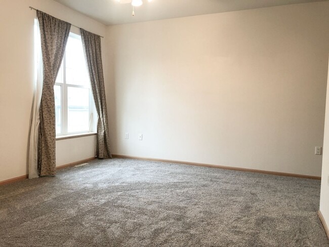 Building Photo - Verona Schools! Awesome 2BR/2BA townhouse-style condo for rent on West Side!