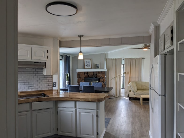 Building Photo - 101 W Skyway Dr