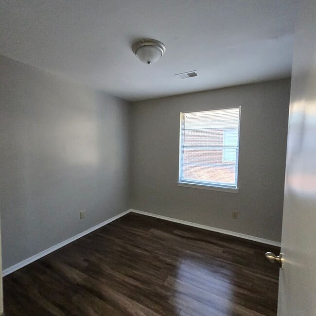 Building Photo - 2659 Whitman Ave
