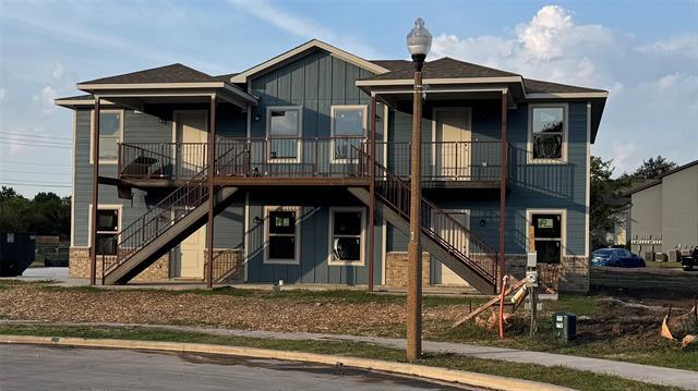 Primary Photo - 3001 Gray Wolf Cir