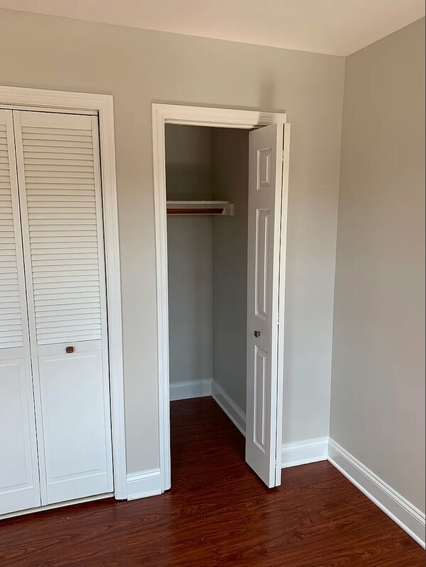 Building Photo - 3878 9th St SE