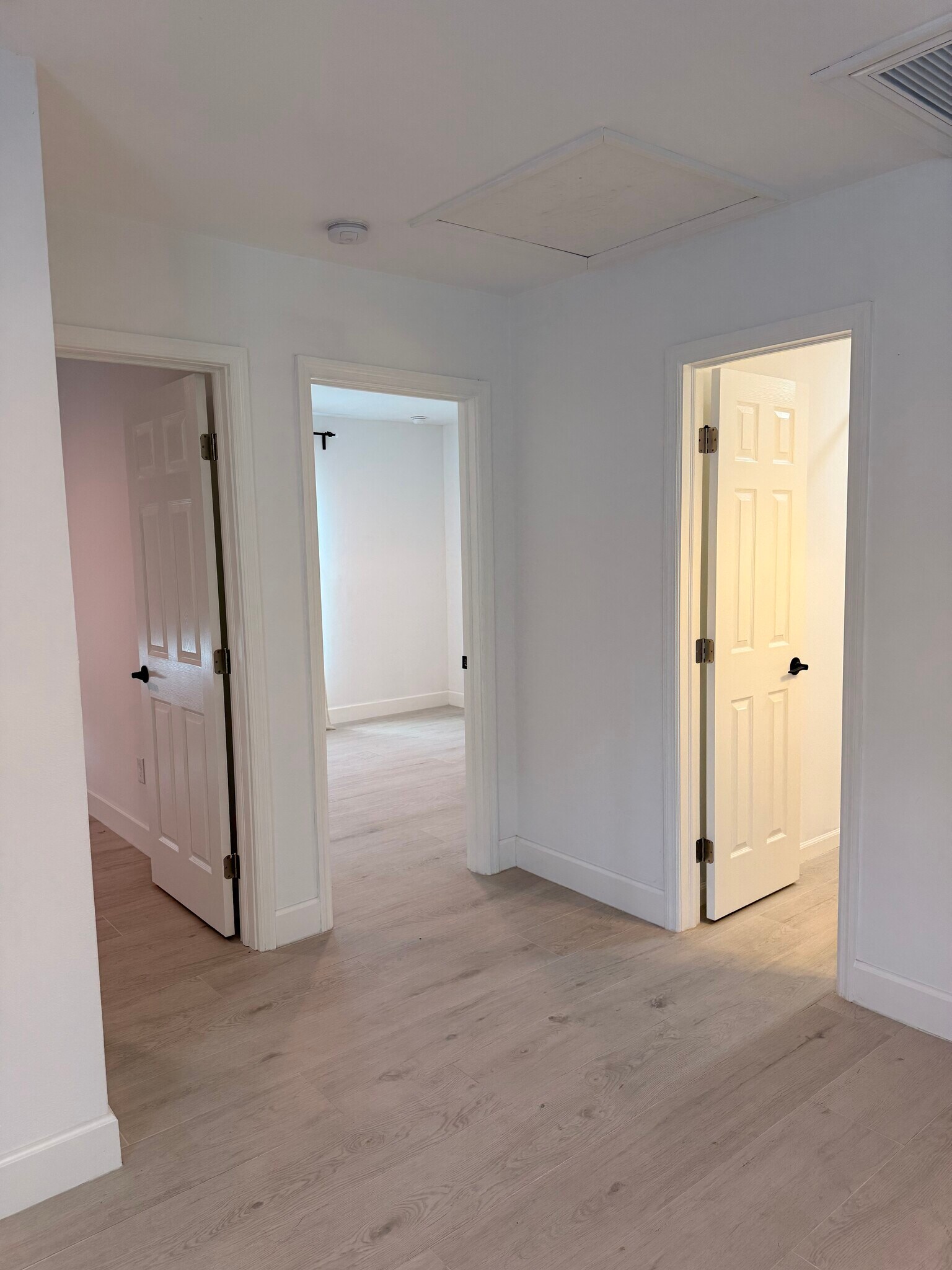 Building Photo - 4724 W Tambay Ave