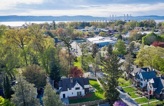 Building Photo - 4 Glenwolde Park