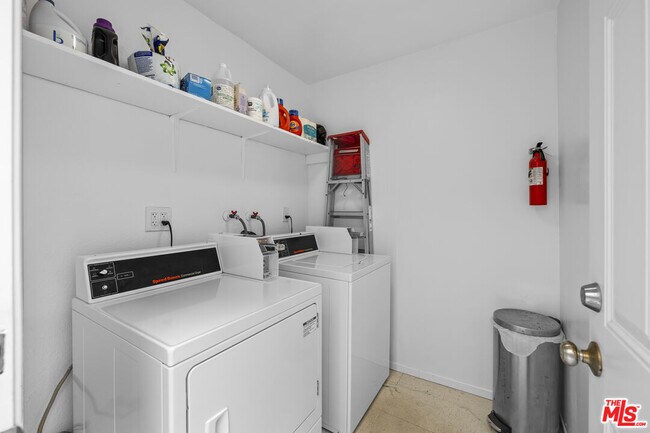Building Photo - 23 Buccaneer St