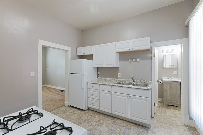 Building Photo - 1629 C St