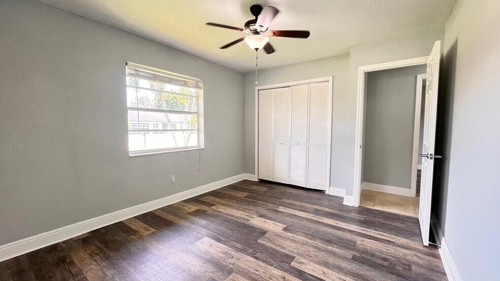Building Photo - 11535 Sanderling Dr