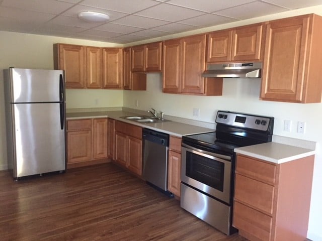 large, eat in kitchen - 16 Acorn Way