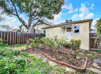 Building Photo - Spacious & Updated 2 BR / 1 BA Home in North Oakland – Move-In Ready!