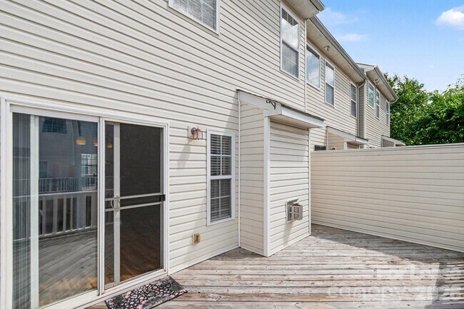 Building Photo - 2029 Kegsworth Dr
