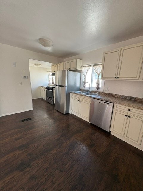 Building Photo - 435 E Gardena Blvd