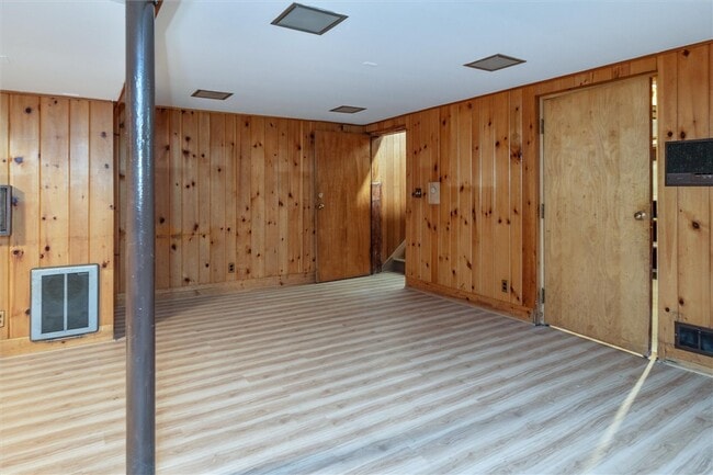 Building Photo - 425 Highland Ave