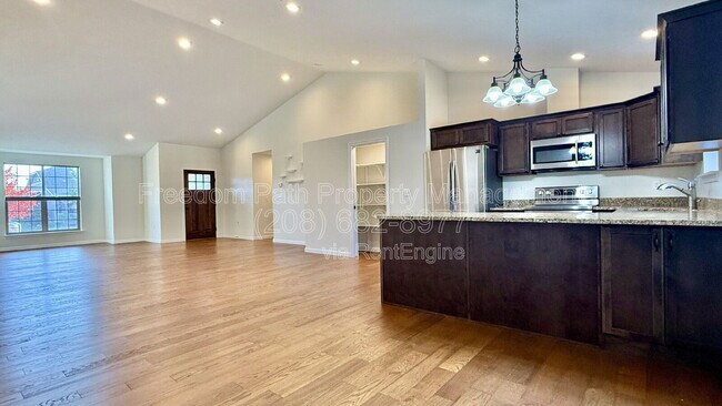 Building Photo - 1516 River Rock Rd