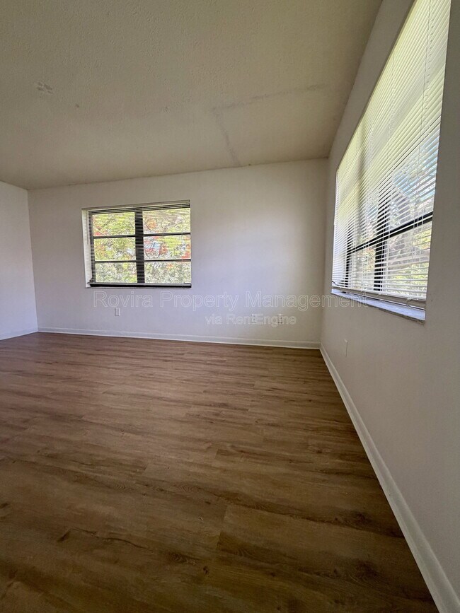 Building Photo - 8660 SW 149th Ave
