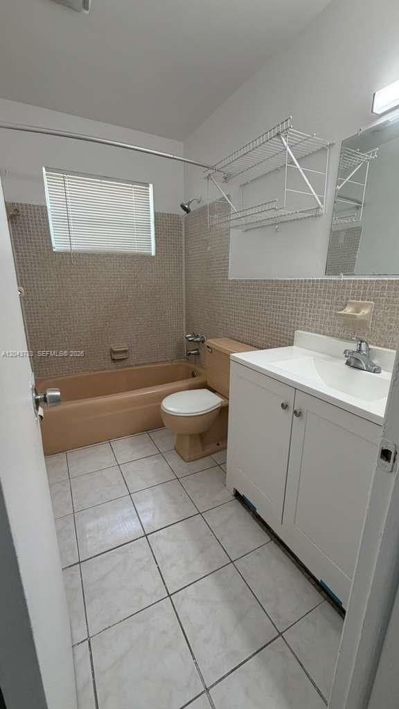 Building Photo - 5425 NW 16th Ct