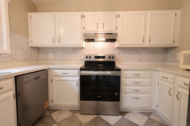 Building Photo - Updated 3BR/2BA Ranch with Garage, Basement & Community Pool