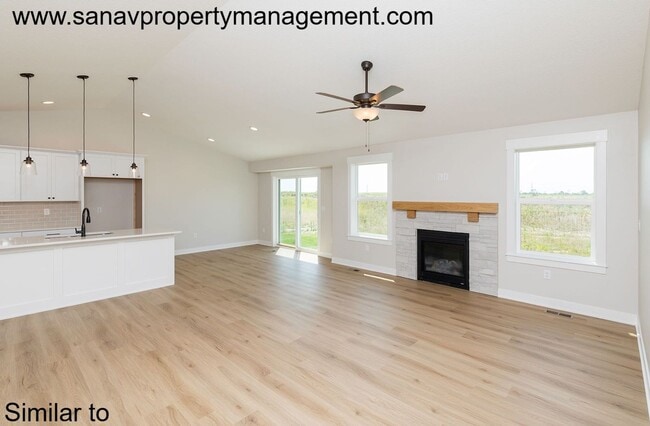 Building Photo - Luxury 2,200 Sq Ft Villa with Chef’s Kitch...
