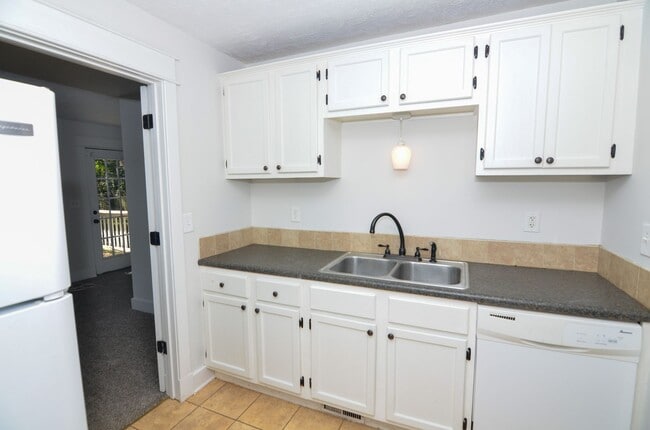 Building Photo - Quaint East Nashville Home
