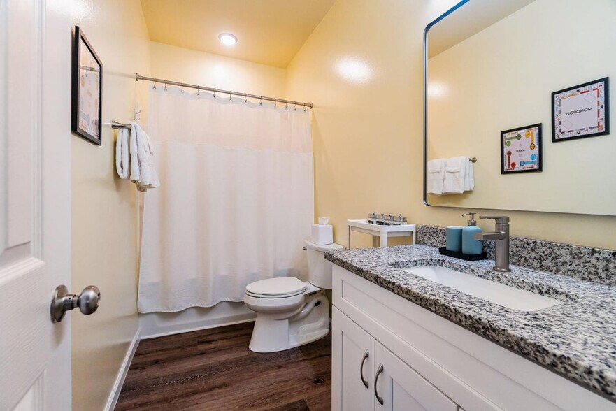 Building Photo - 3915 Westway Dr